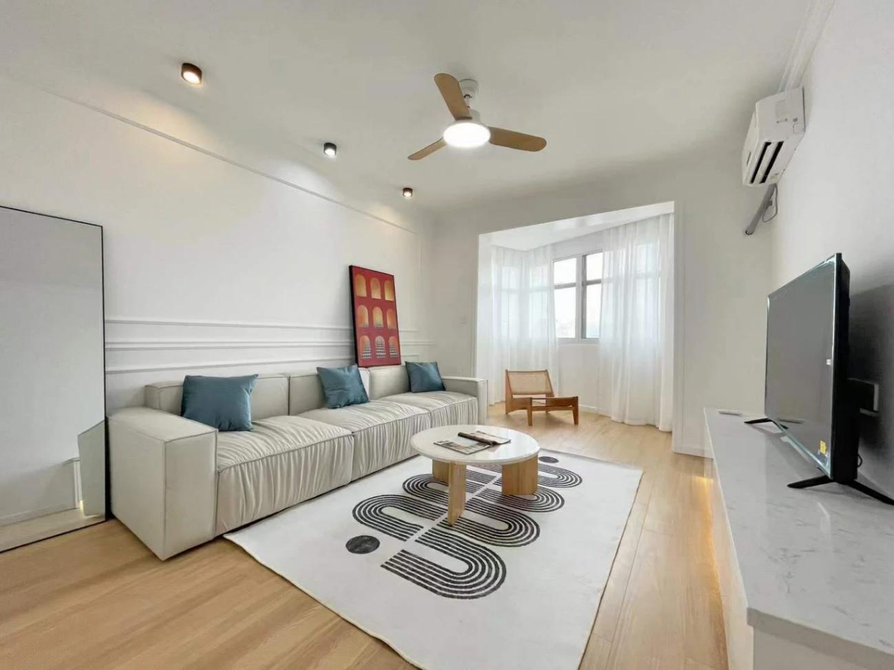 Jiangning Road, Spacious 1 room with living room, High floor, Well-Lir, Lines 3/4/7