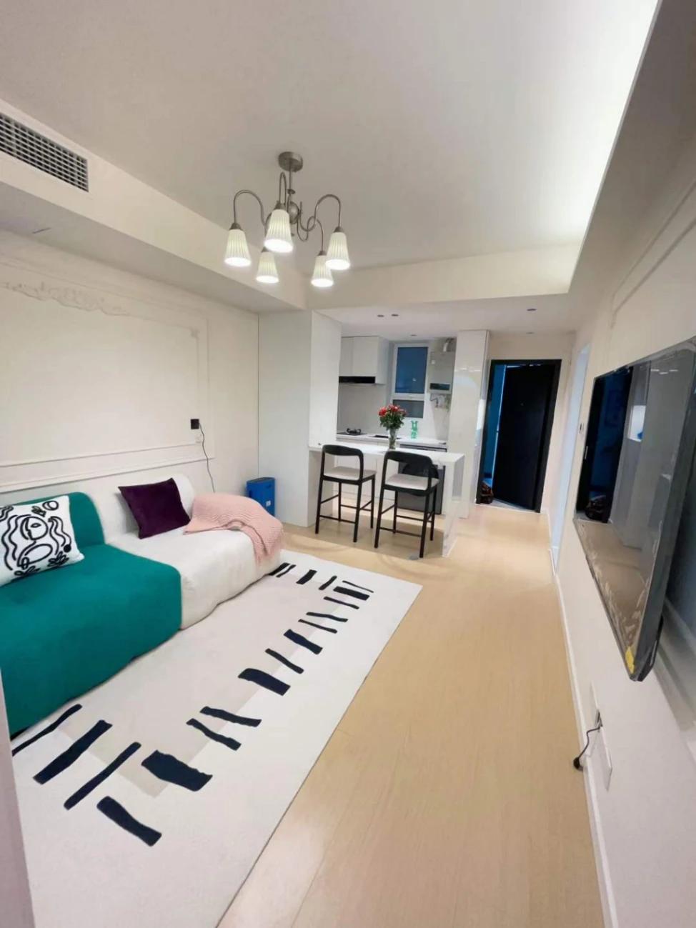 SJTU, Neat studio+balcony, Fully equipped, Lines 10/11