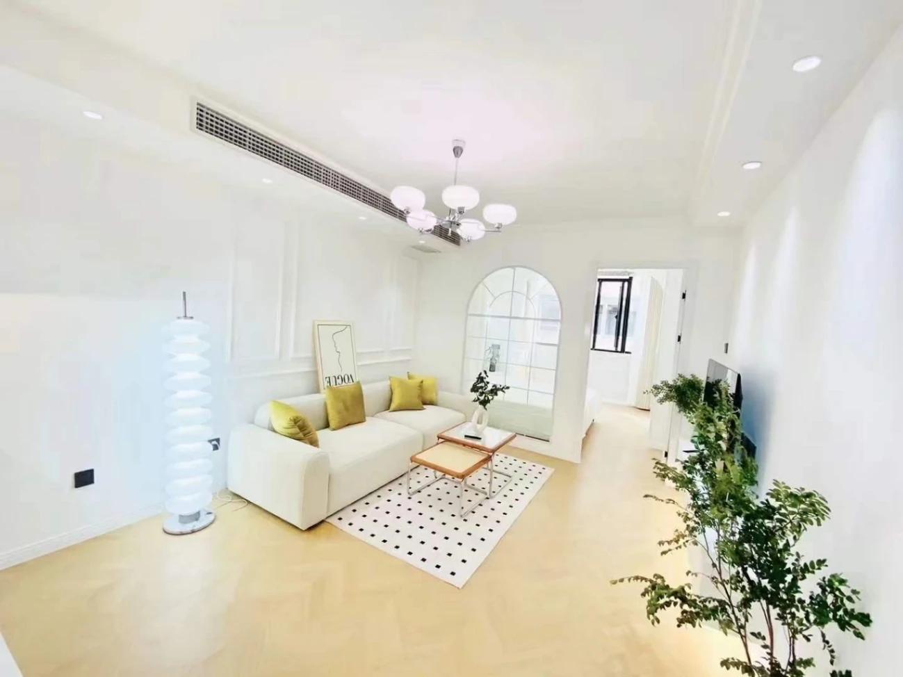 Zhongshan Park, Modern Studio Apartment, Lines 2/3/4