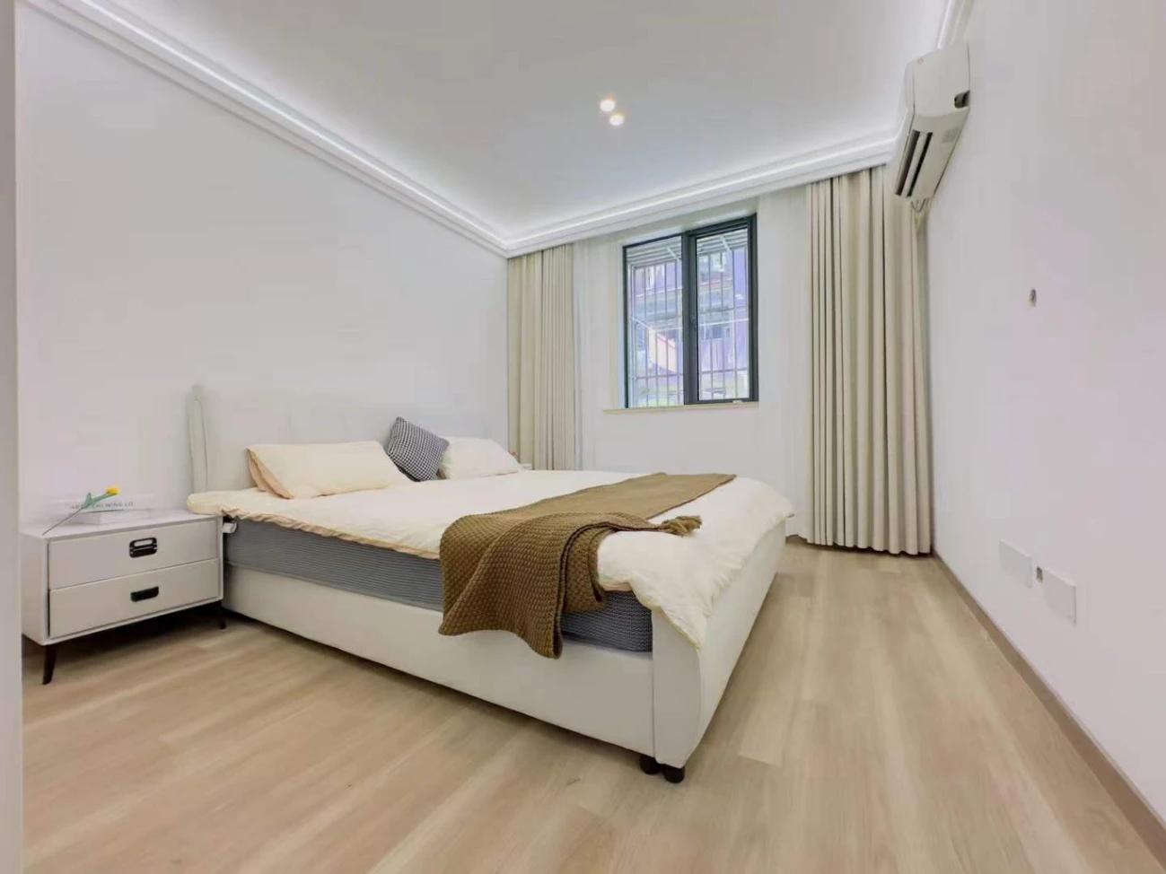 Zhongshan Park, Well-Decorated Studio, Large garden, Line 2/3/4