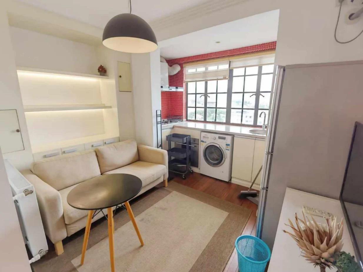 SJTU, Neat studio apartment, Subway line 10