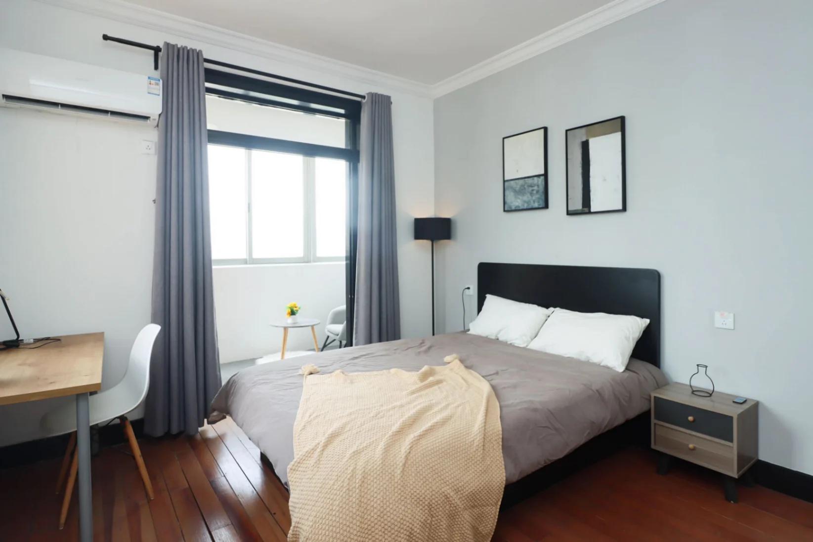 Nanjing West Road, Lines 1/12/13, Fully Furnished, Share house