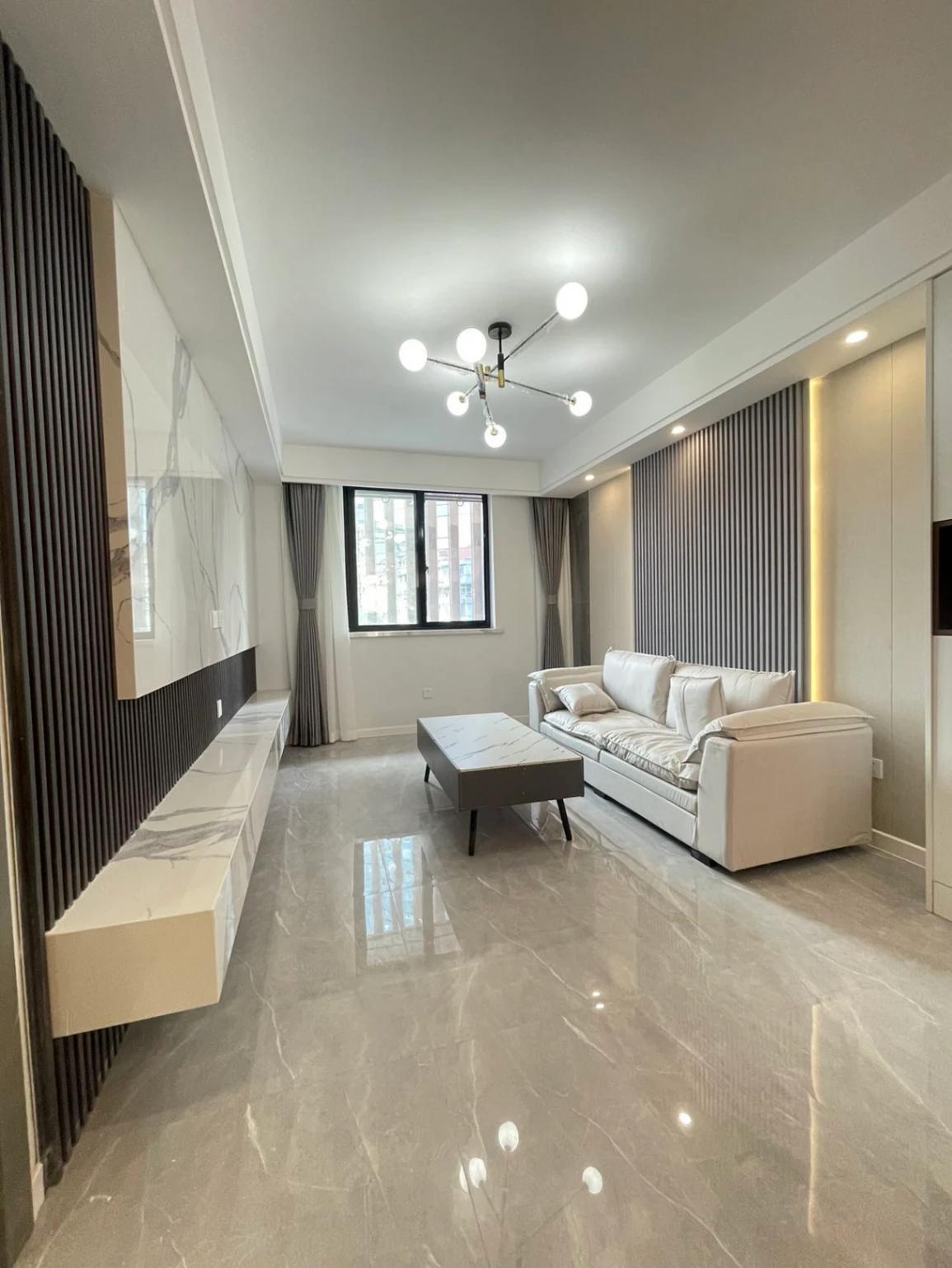 Hongqiao Road, Newly Renovated 2brs, South-facing, 4th floor, Near Subway