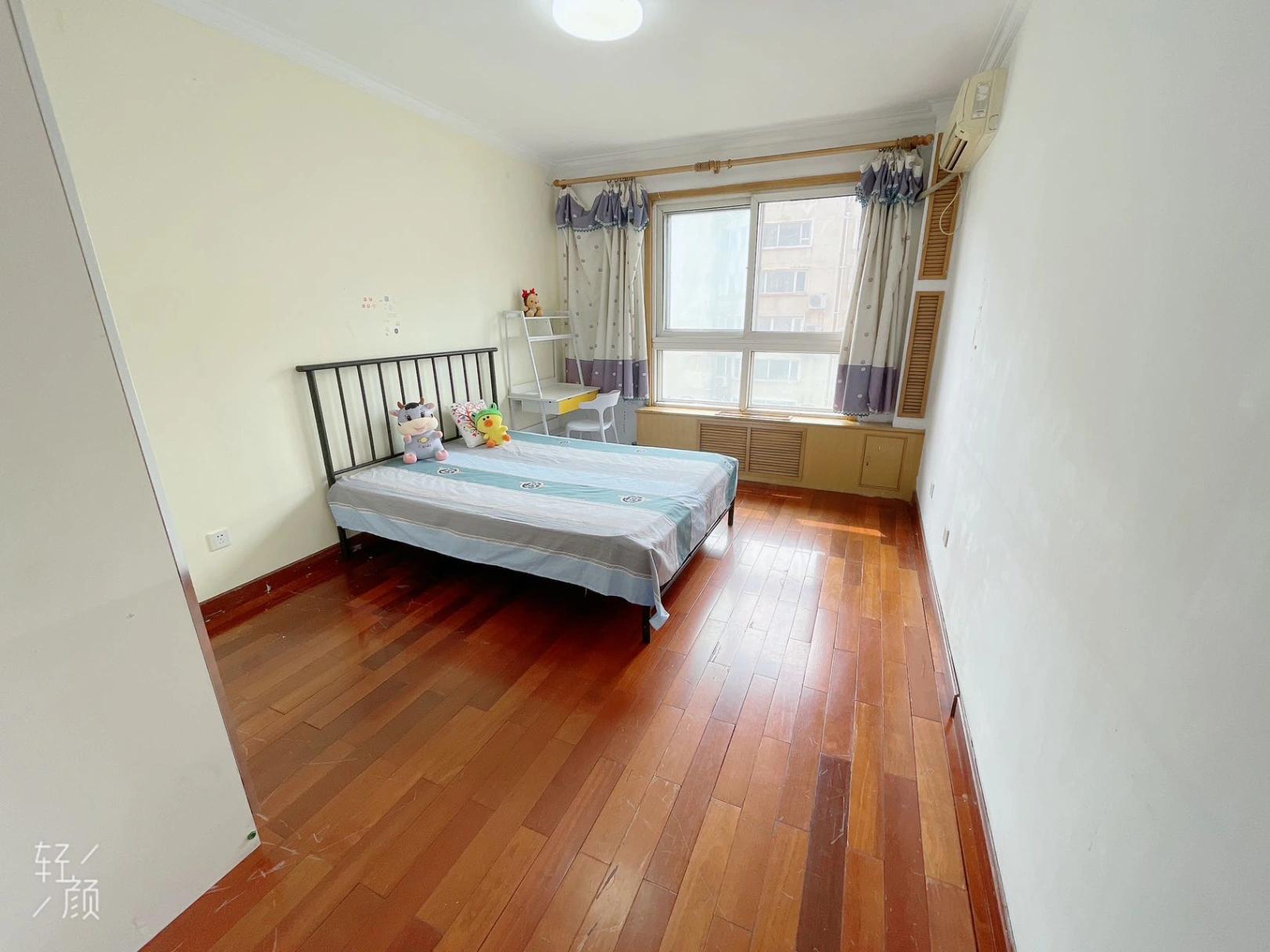 Wangjing, Master Bedroom with Private Bathroom, 4brs 2bts Share house