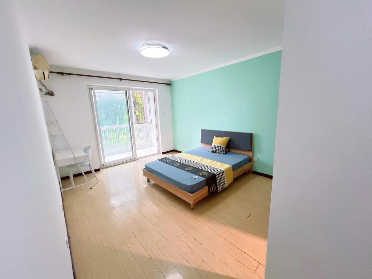 Wangjing, Master Bedroom with private Bathroom and Balcony, Sharehouse