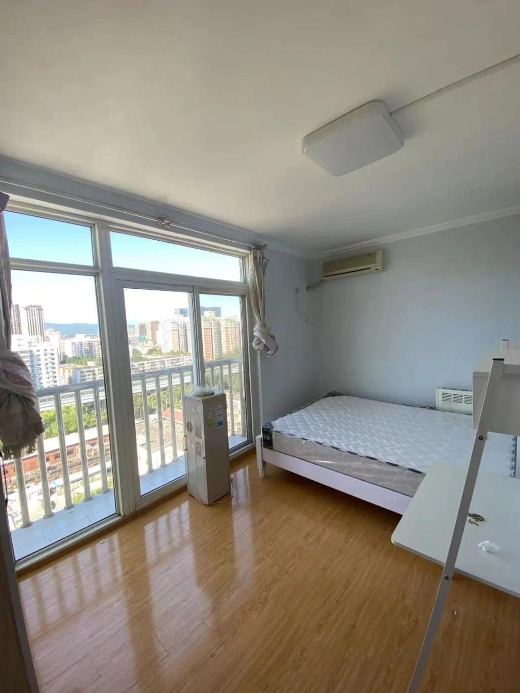 Wudaokou, Wudaokou-Jiayuan, West-facing Secondary Bedroom, Share House