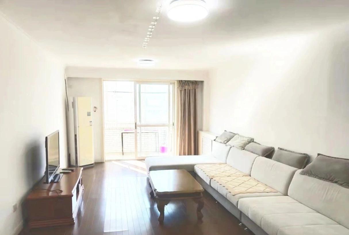 Wudaokou, Bairuyuan Community, Well-decorated Large 3 Bedroom, Near Subway