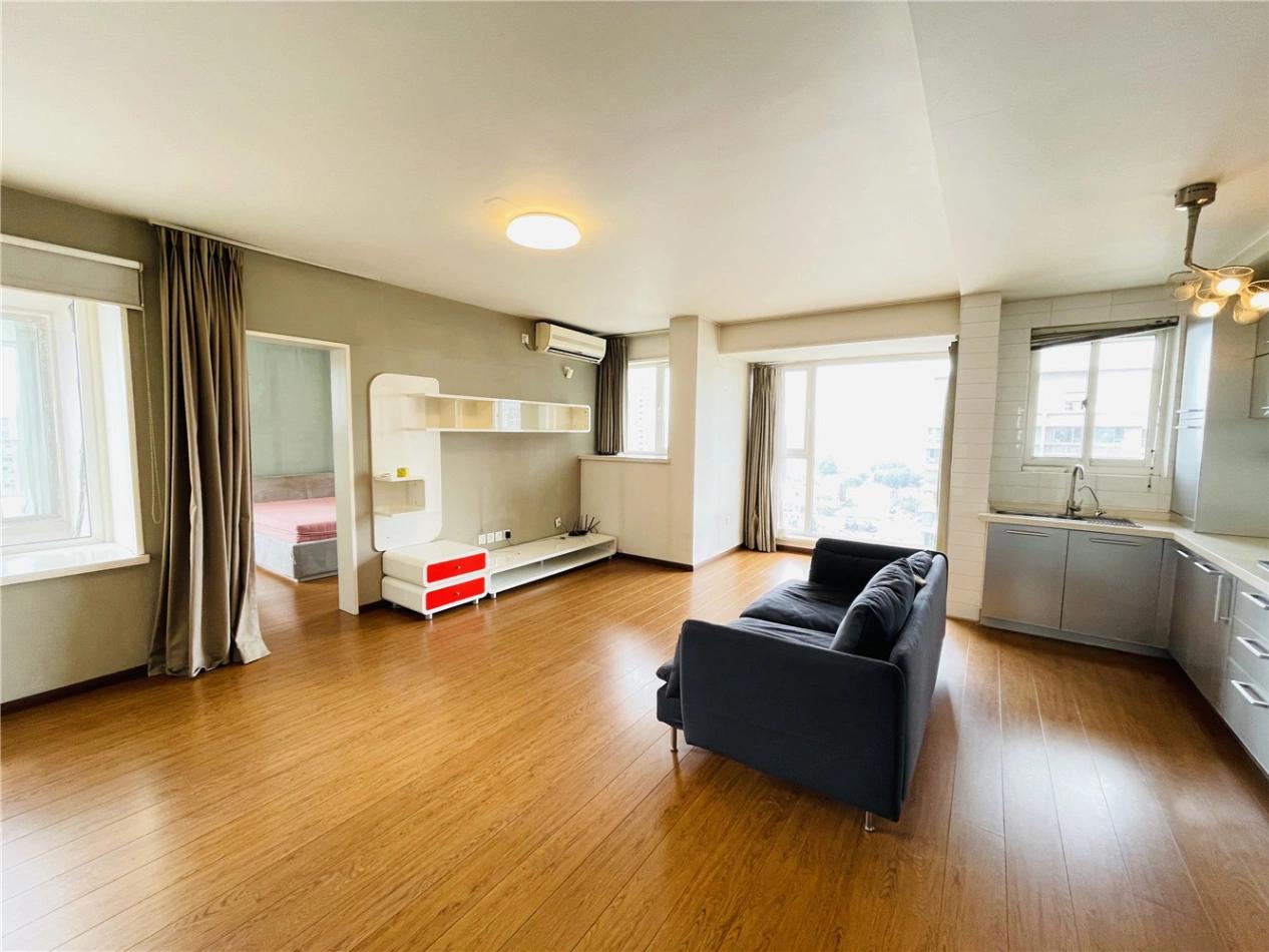 Yansha, Yanshahou, 1 Bedroom, 70㎡, Southwest-facing, High Floor, Fully Furnished