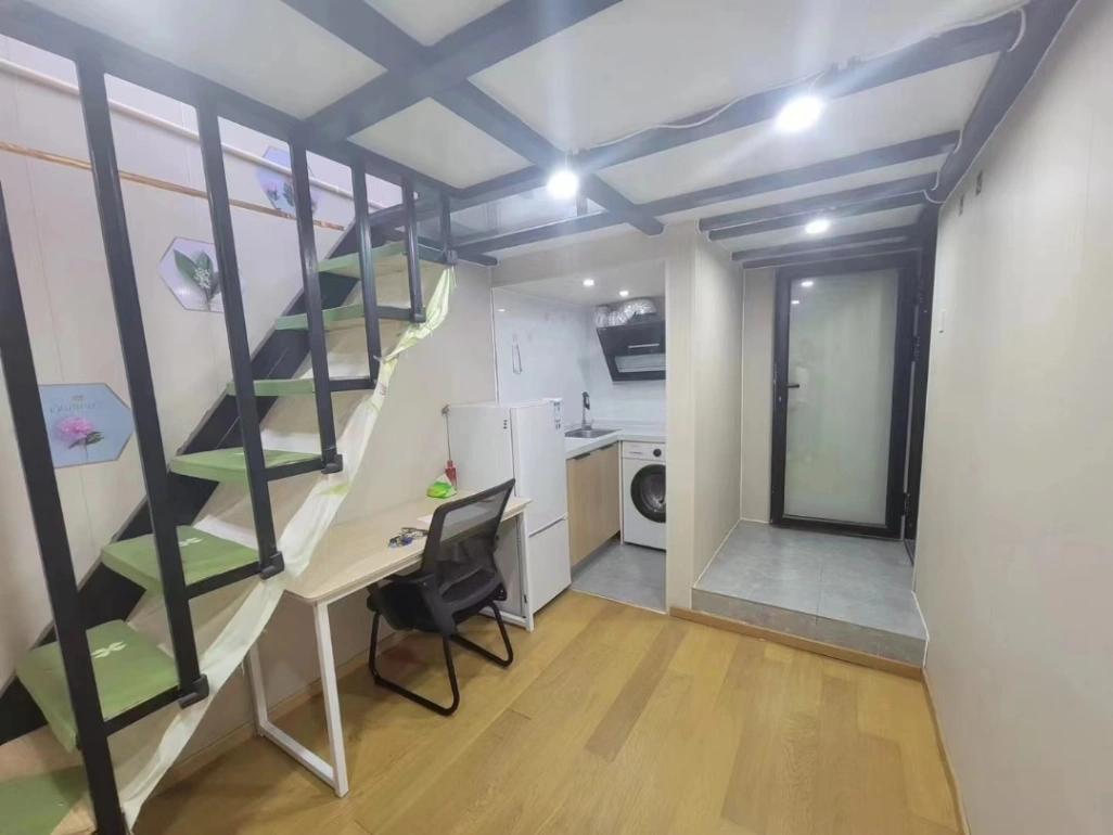 Financial Street, Zhuanta Hutong, loft,  Fully-Furnished