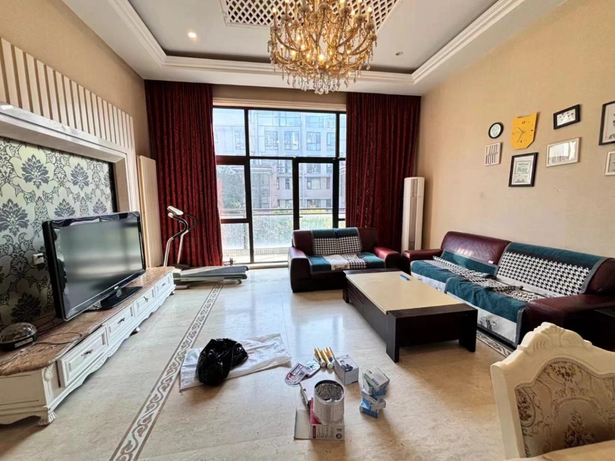 Huangchang, Jingcheng Yaju, 4bds, 3bts,Fully-Furnished