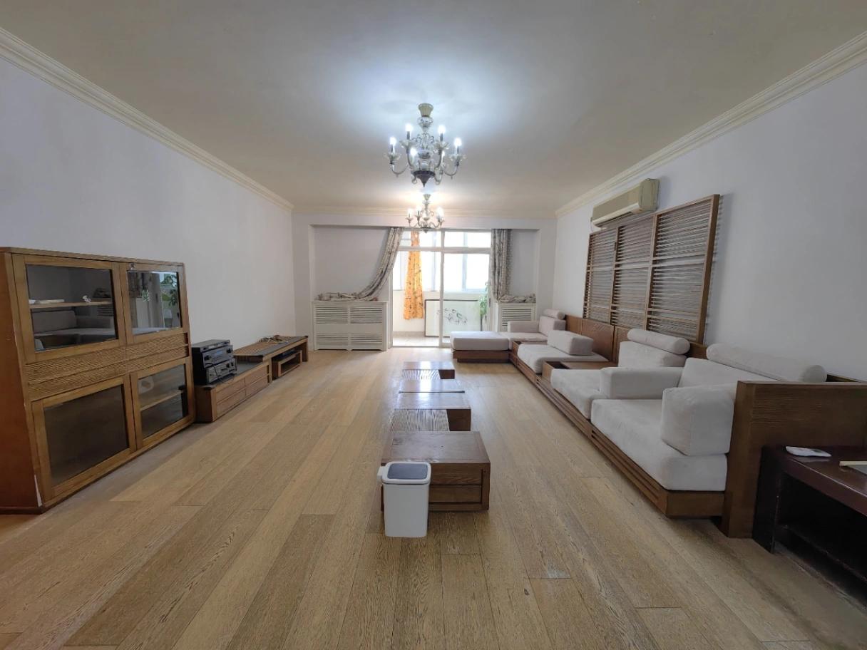 Sanlitun,  Lianbao Apartment, 3bds, 2bts,  Fully-Furnished