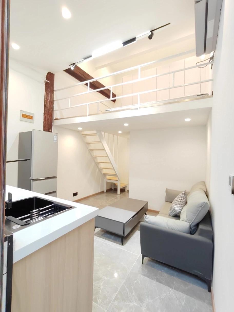 Nanluoguxiang, Gulouyuan Hutong, 1bdr, Loft, Well decorated