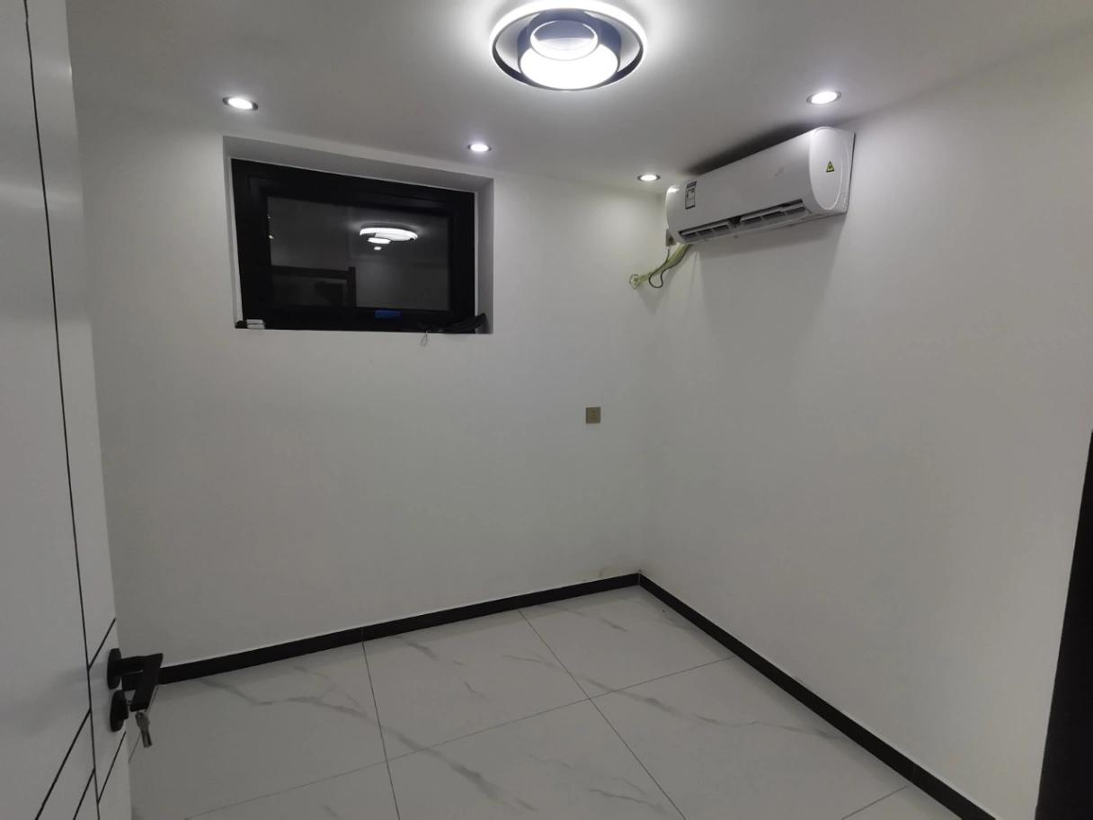 Dongsi 10th Street, Xin Si Hutong, 1bdr, Loft, Well decorated