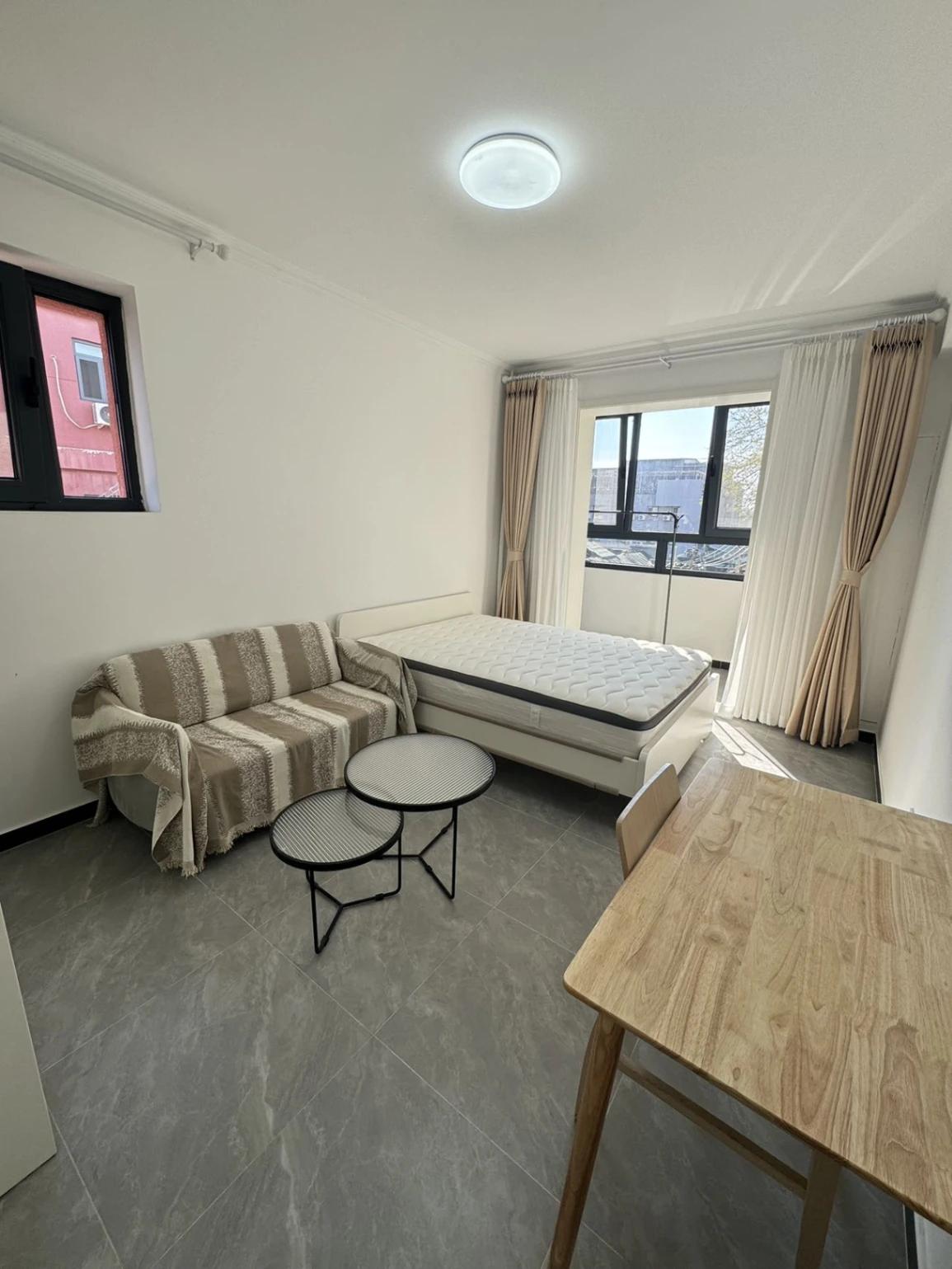 Yonghegong, Yonghe Temple Primary School, 2brs,  Fully-Furnished