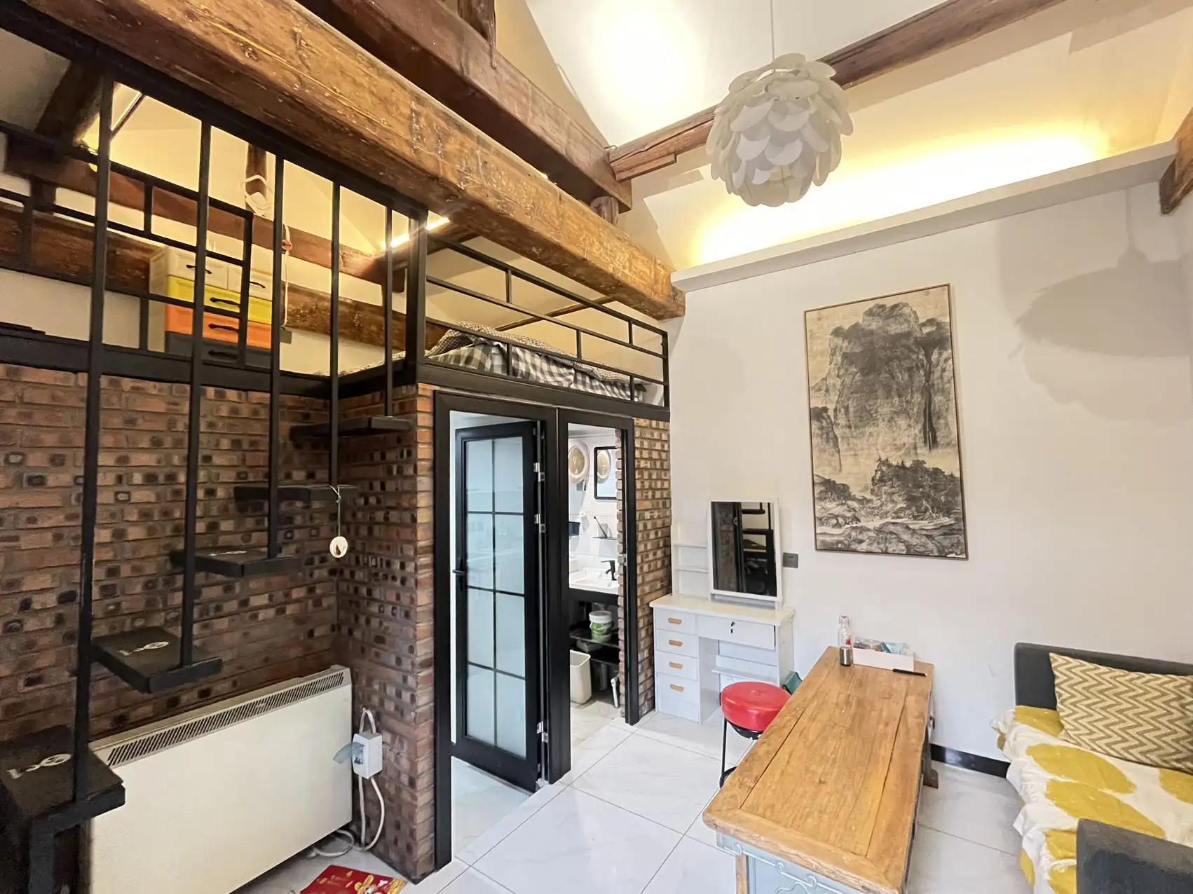 Nanluoguxiang, Dongmianhua Hutong,  loft,  Well-decorated