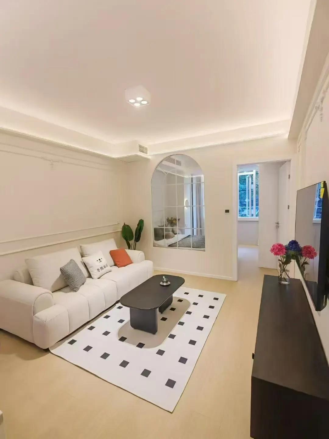 Jiangsu Road, 1bd, Well-decorated
