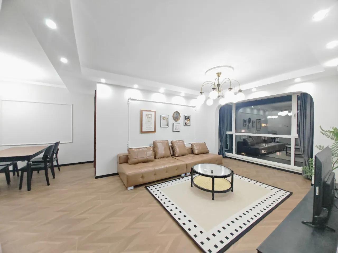 Shuangjing, R&F City, 2bds, Wooden Floor