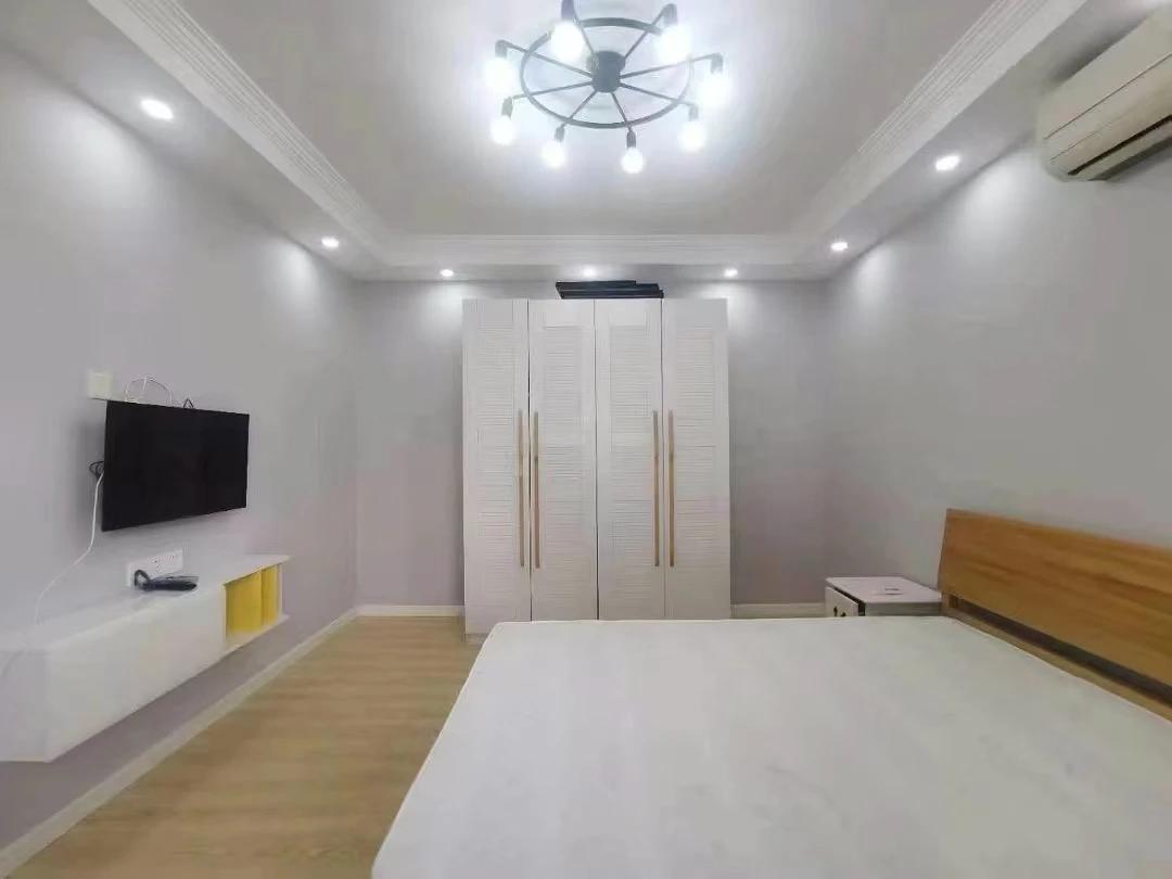 Lujiazui, Zhuyuan Community, 2bds, Well-decorated