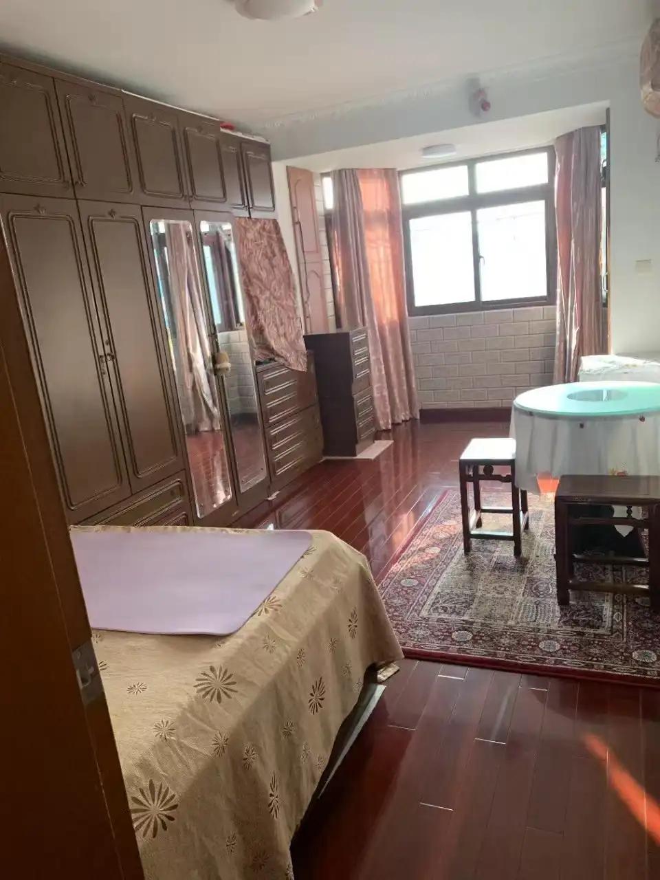 Zhongshan Park, Koning Apartment, 1bd, Wooden Floor