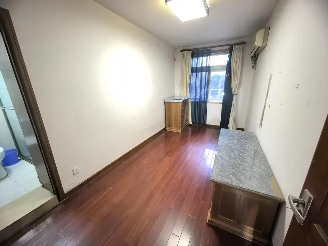 Louguanshan Road, Maotai New Garden, 2bds, Wooden Floor