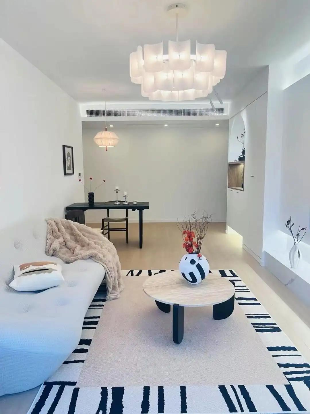 Hanzhong Road, Joy City, 2brs