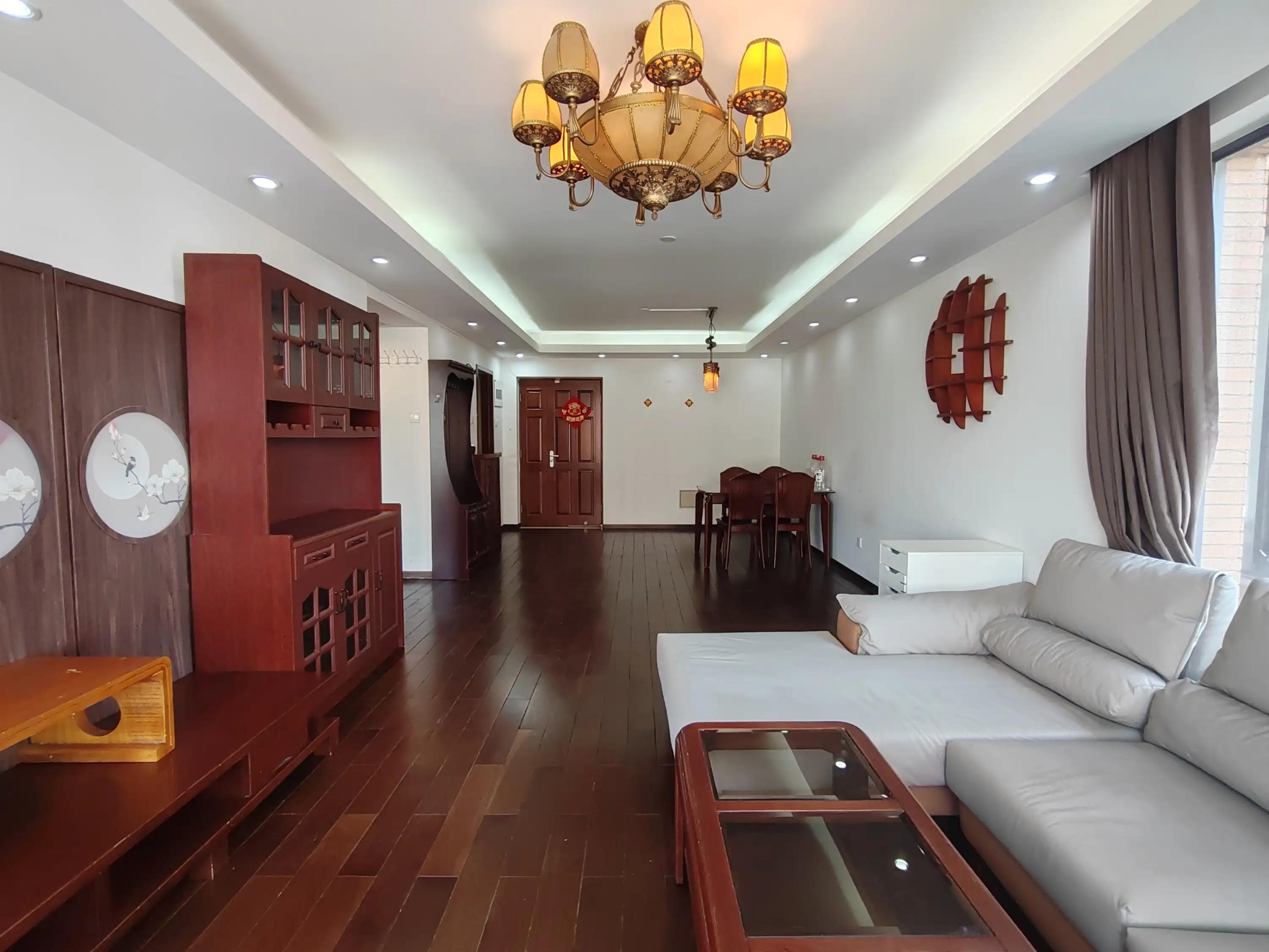 Jianguomen, Dongfang Ruijing, 1bd