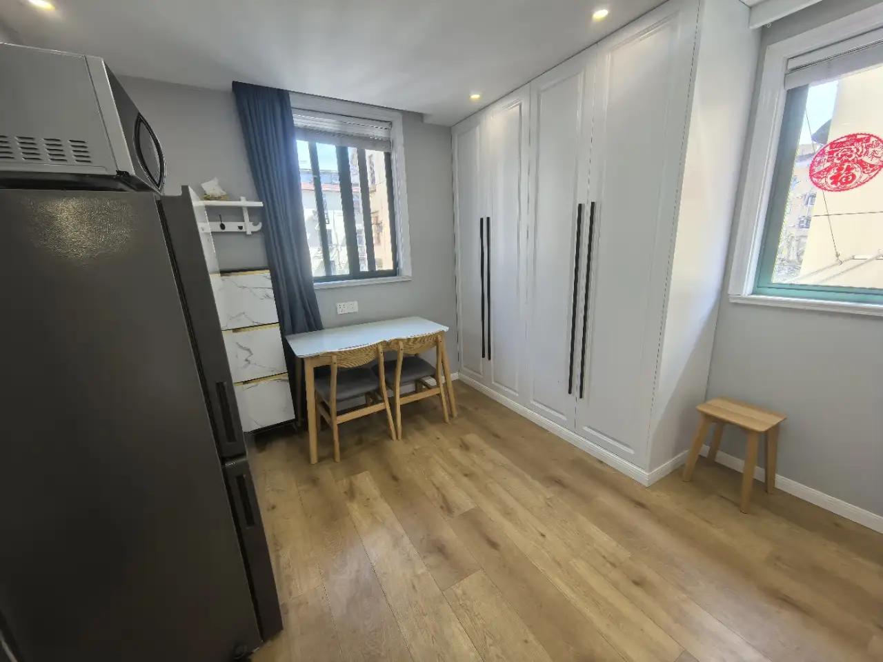 Loushanguan Road, Tianshan 4th Village, 1bd