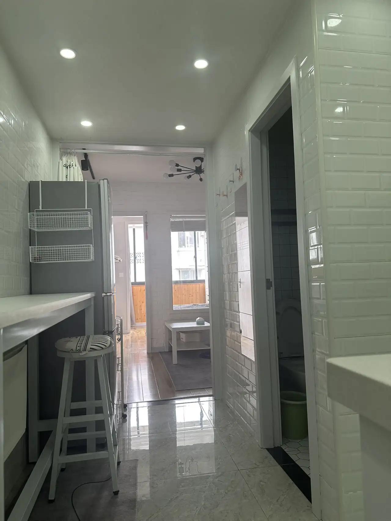 Zhongshan Park, 110 Lane Yuping South Road, 1bd