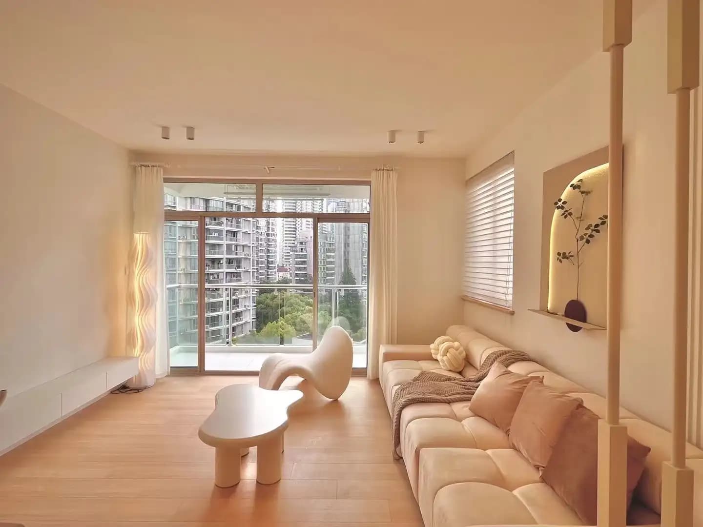 Yan'an West Road, Oriental Golden Gate Garden, 2bds