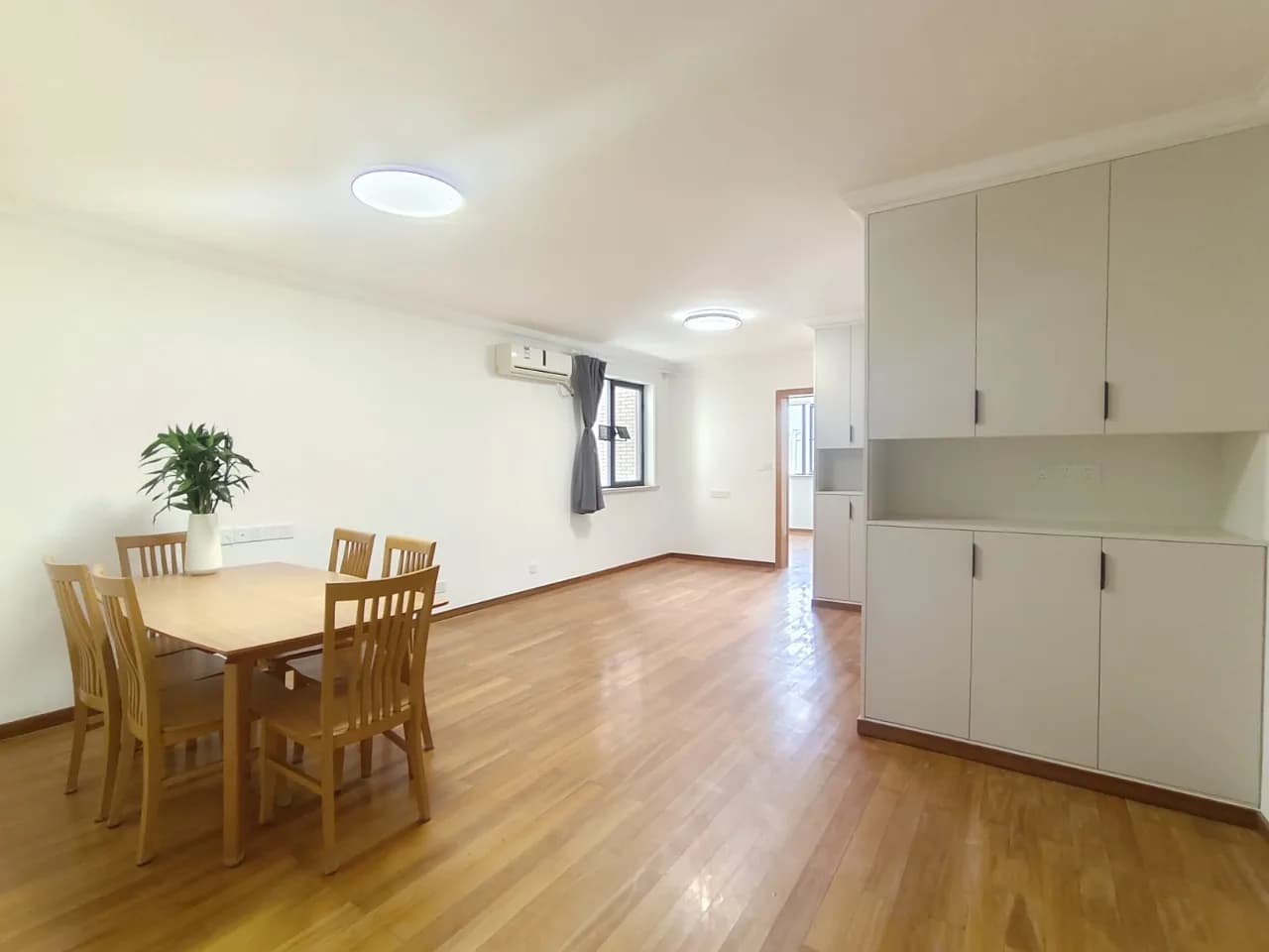 Yan'an West Road, Jiayang Apartment, 2bds