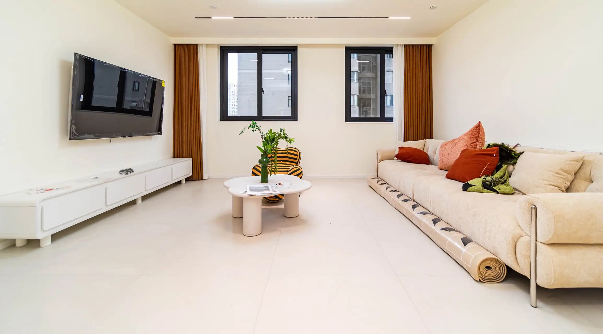 Luban Road, Yuxing Building, 3bds