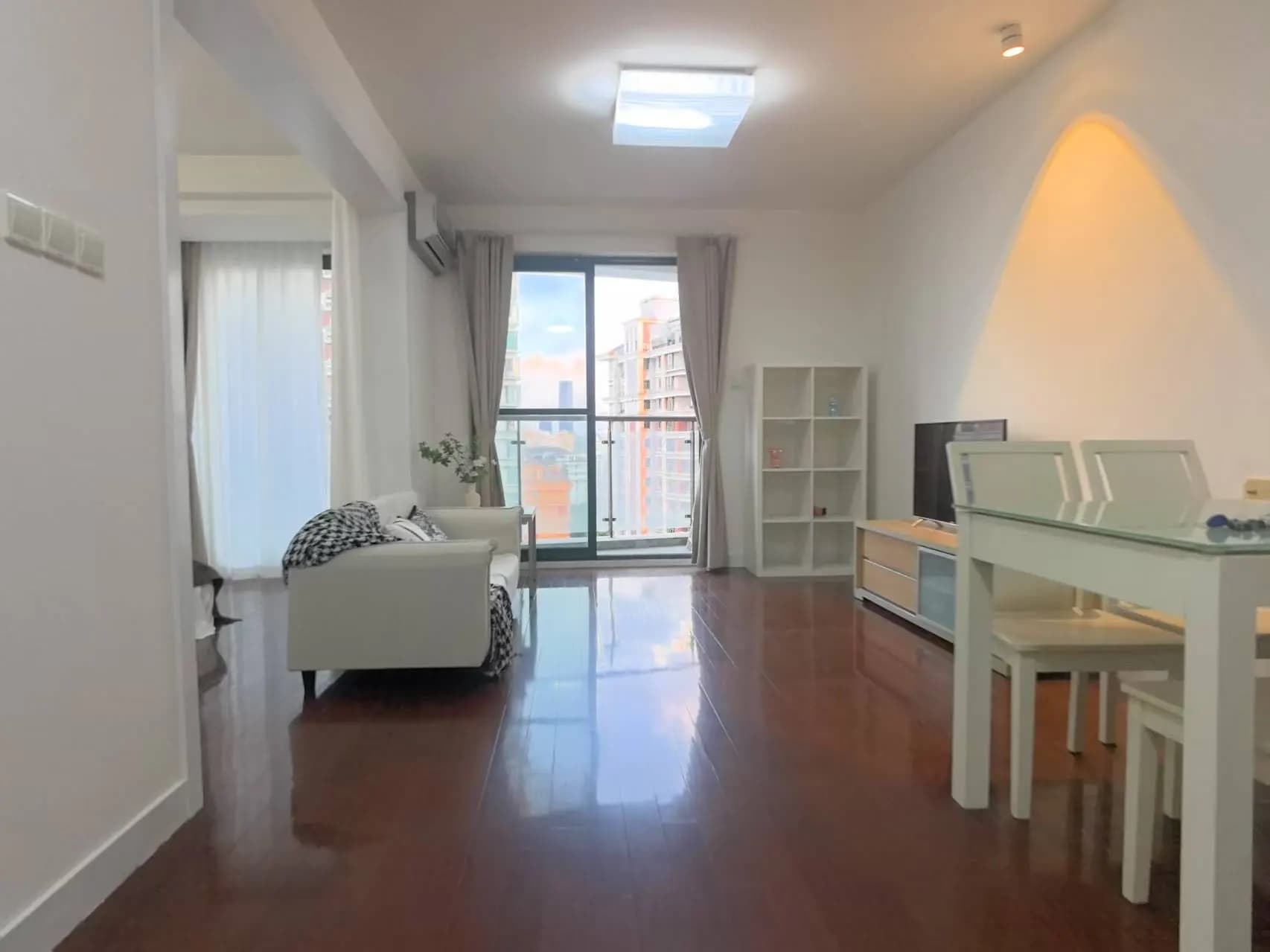 Loushanguan Road, Spring Garden, 1bd