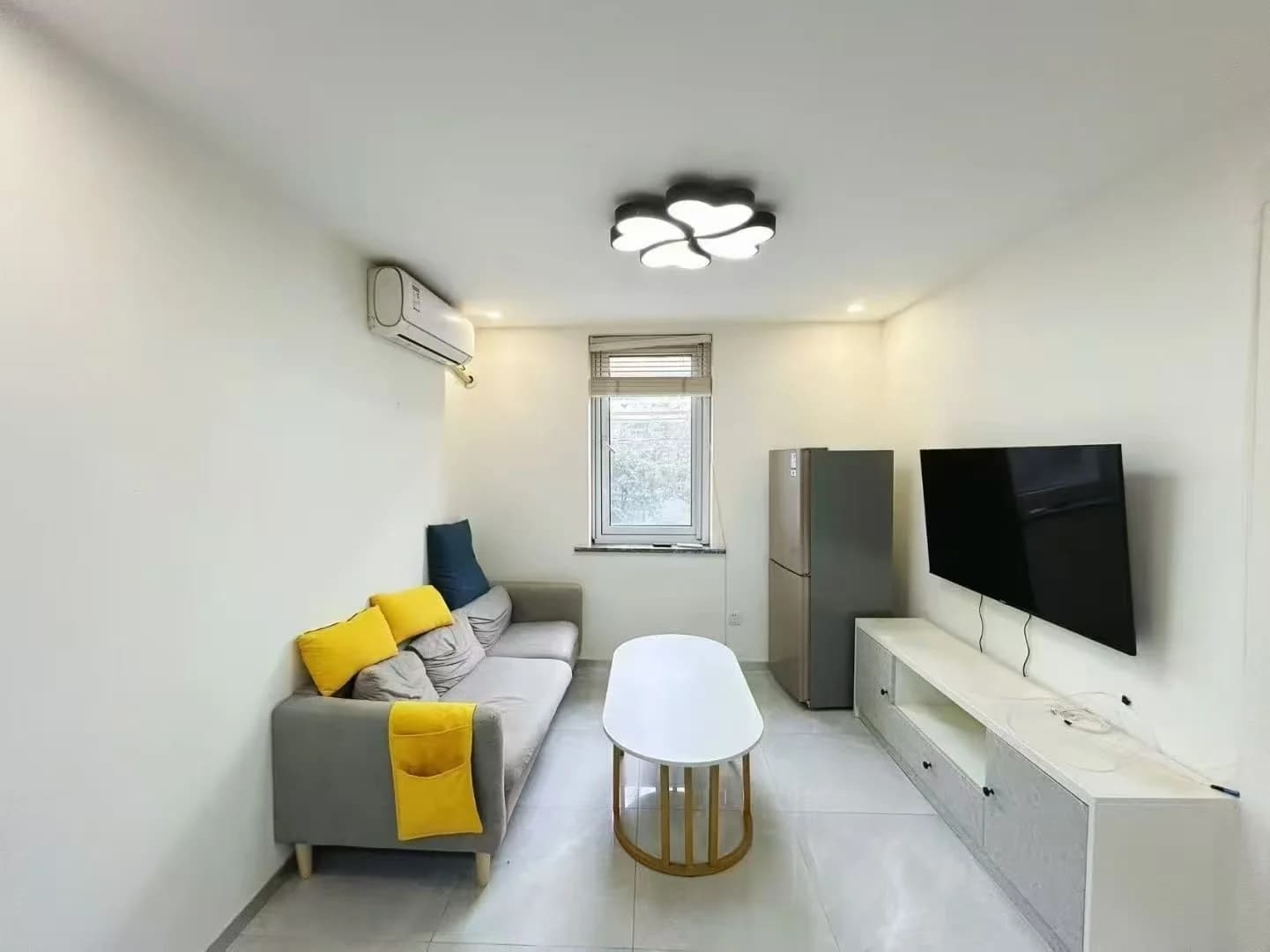 Loushanguan Road, Lane 780 Zunyi Road, 2bds