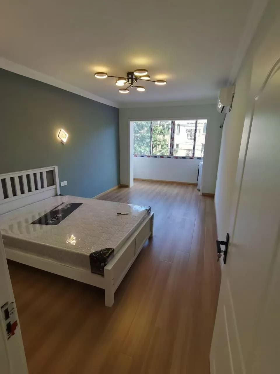 Zhongshan Park, Lane 476 Yuping South Road, 1bd