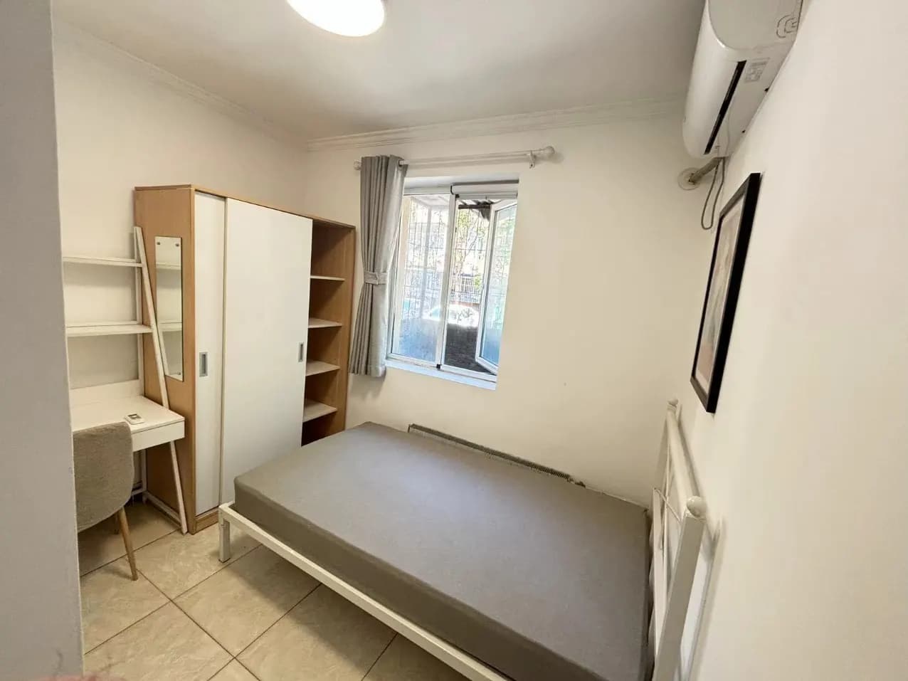 Dongfeng Beiqiao, Tuofangying Nanli, 1bd