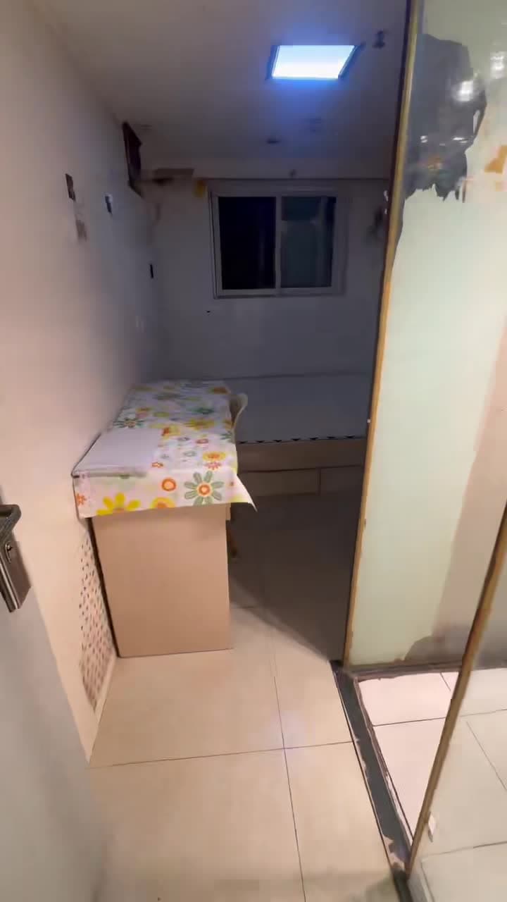 Dongzhimen Station, 1bd