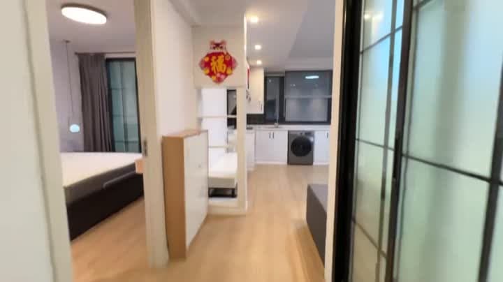 Nanjing West Road Station, Fengxian Xiaoqu Building 4 Room 504, 1bd