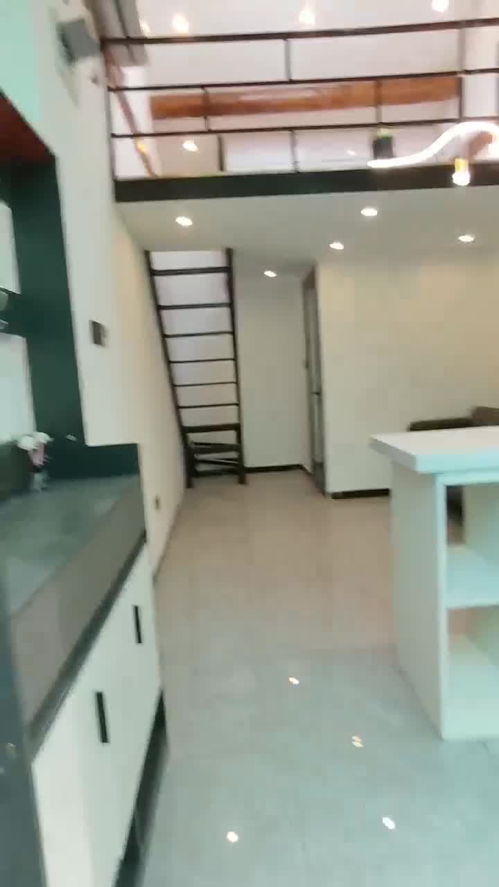 동메이창 후통 북쪽, 원룸