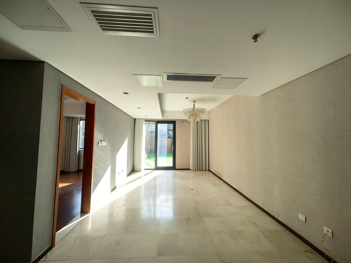 Liangmaqiao Station, 2bds