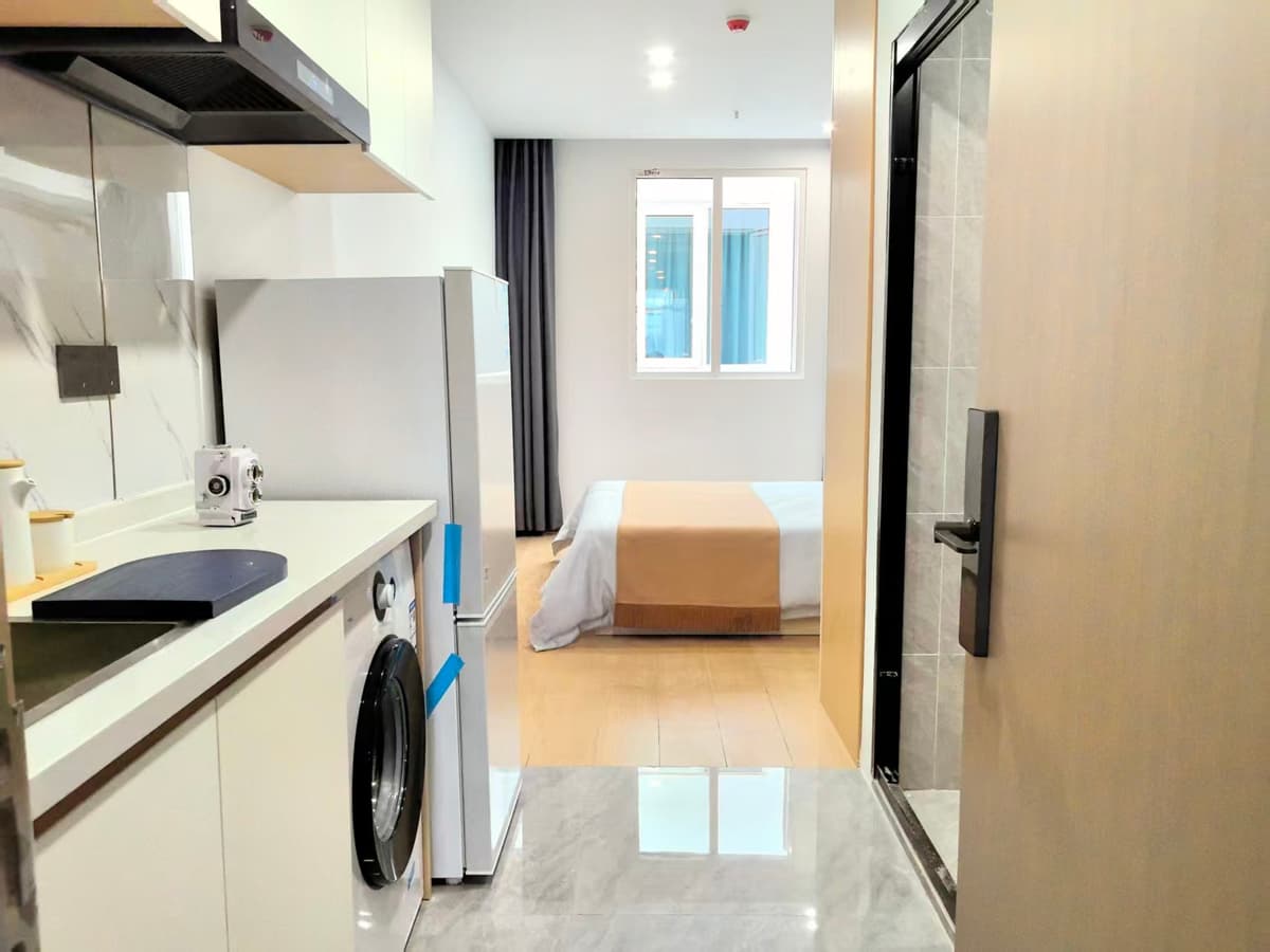 Hongmei Road Metro Exit 4, Huamai Apartment, 1bd