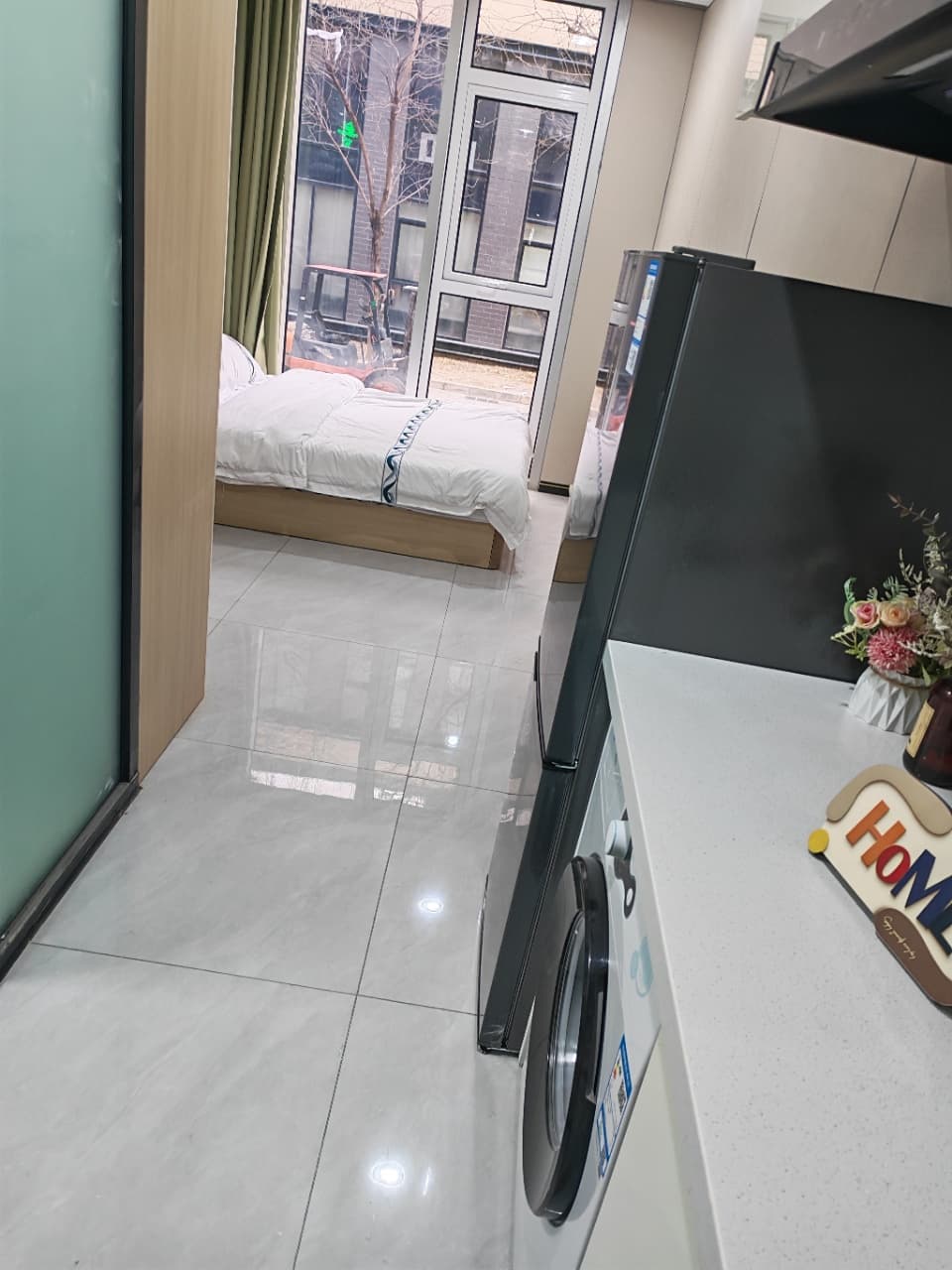 Wenyang Road Station, Qing Weiyang Youth Apartment