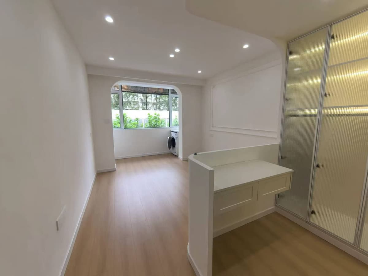 Zhenping Road Station, 2390 Zhongshan North Road, 1bd