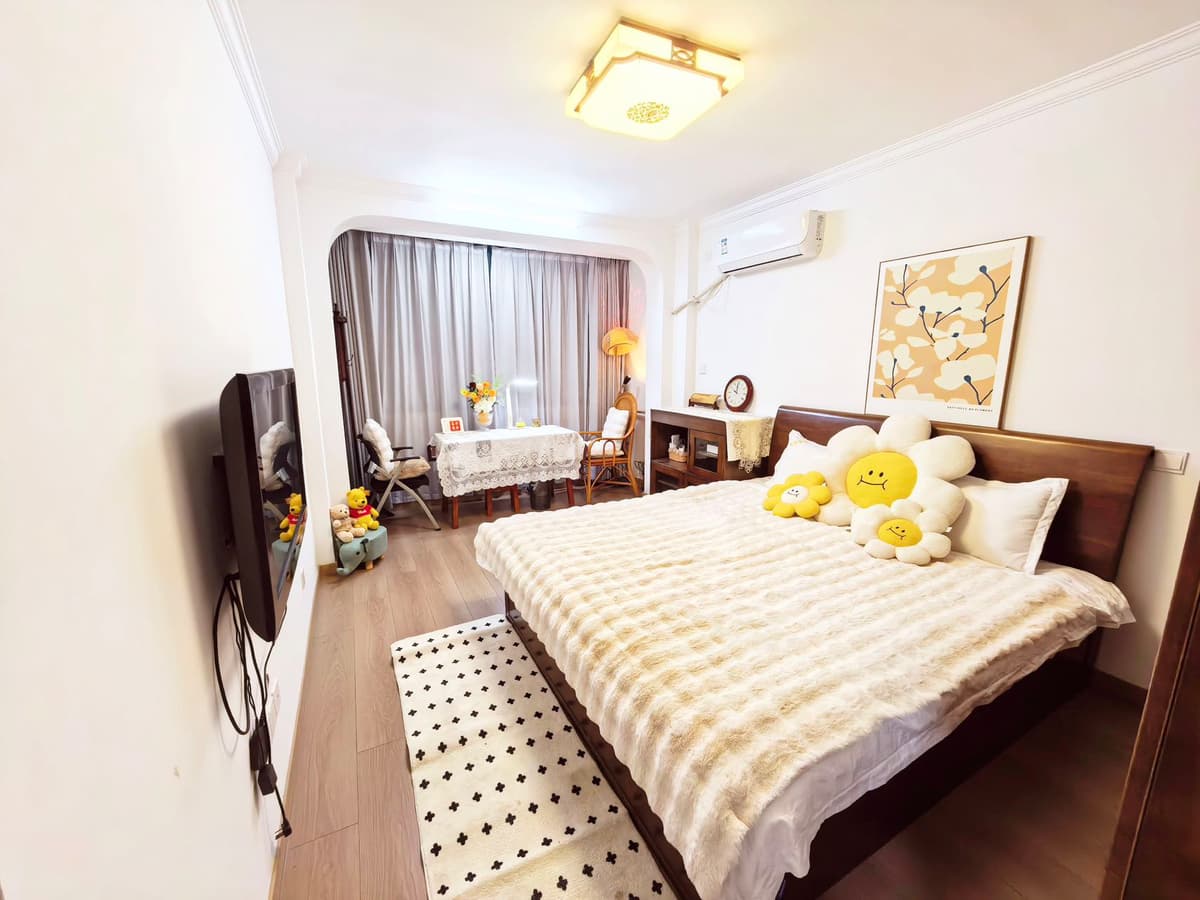Weihai Road No.167, 2bds, near People's Square