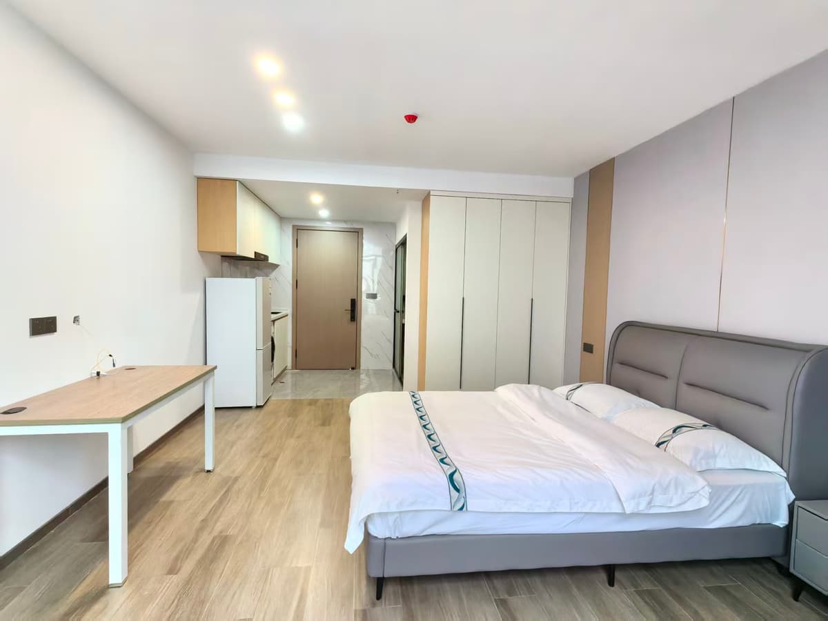 Hongmei Road Subway Exit 4, Huamai Apartment, 1bd
