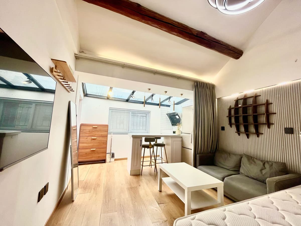 North Beihai Station Exit, 1bd