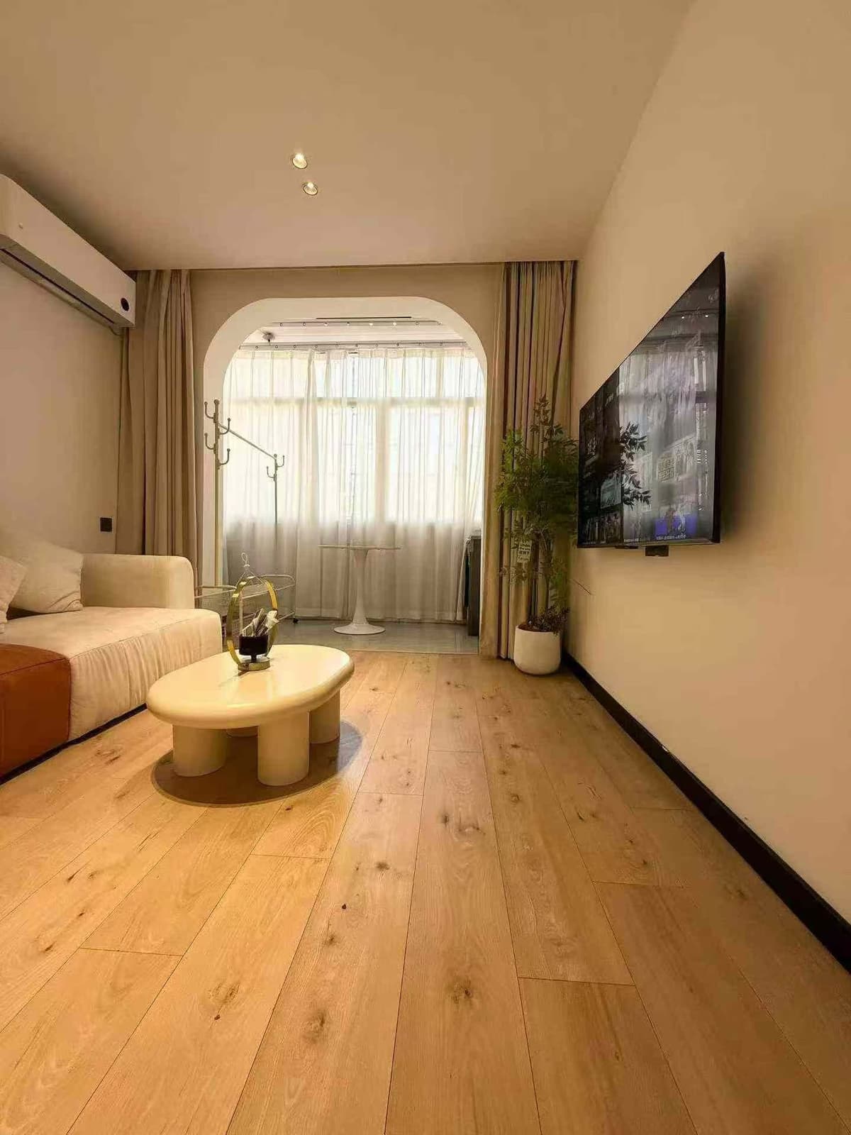 Zhenping Road Station, Lanfeng New Village No.12 Room 205, 1bd
