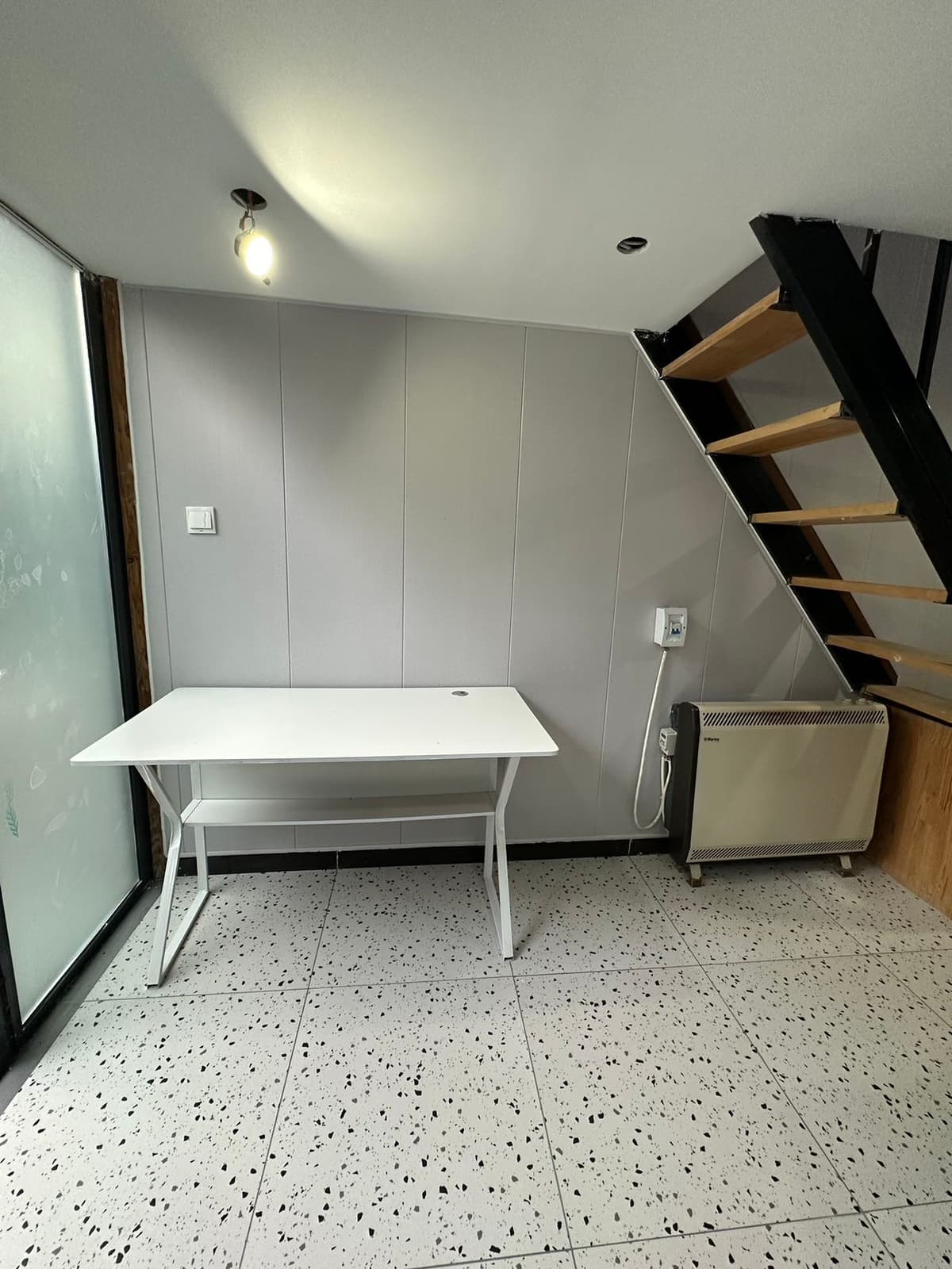 Lingjing Hutong Station, Houyingzi Hutong No.2, 1bd