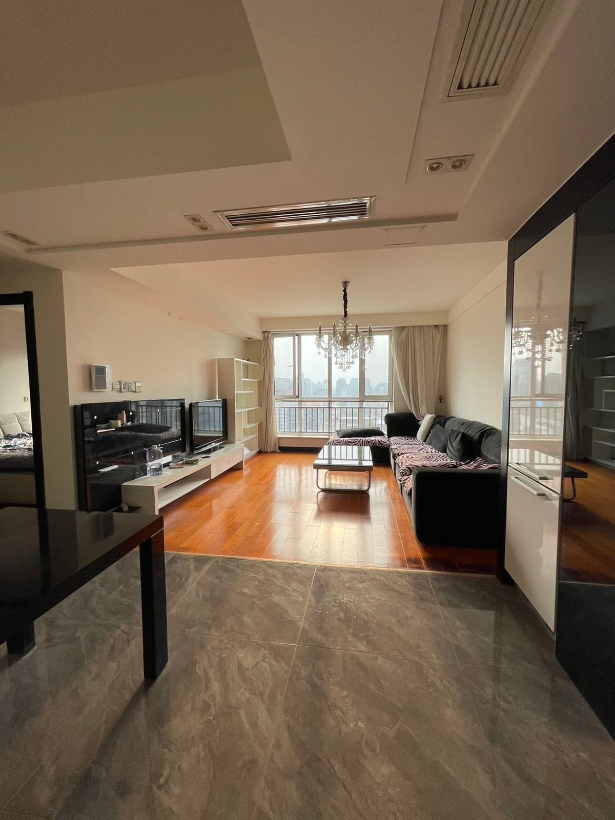 Hujialou Station, Shengshiyipin, 1bd