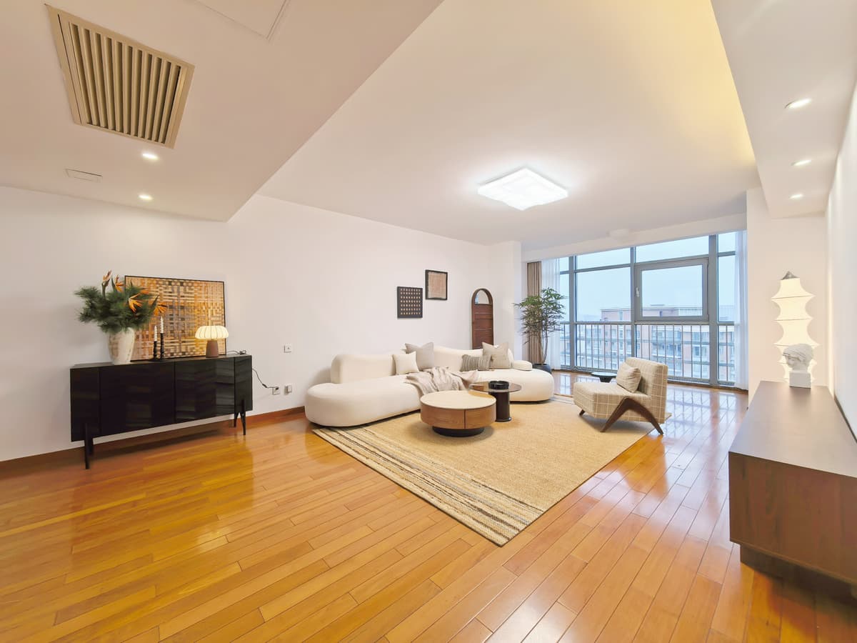 Yili Road, Gubei Ruishi Garden, 3beds
