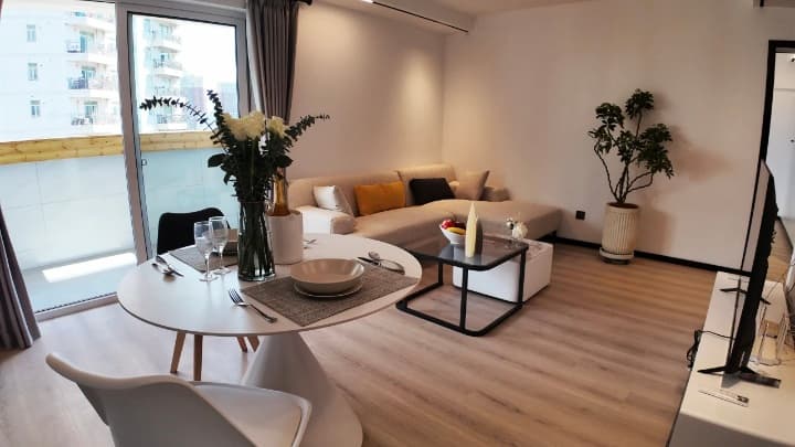 Jiangsu Road, Xin'an Building West Peak, 1br
